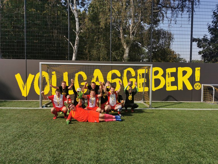 Unsere Fußballer waren von dem erlebnisreiches Profitraining beim BVB begeistert.