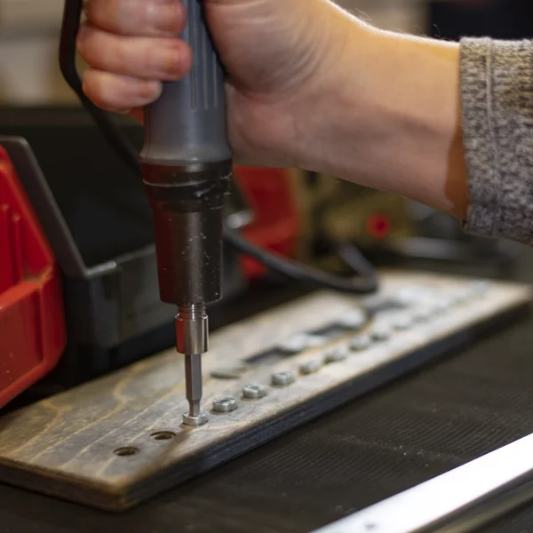 Verschraubung an einer Platte