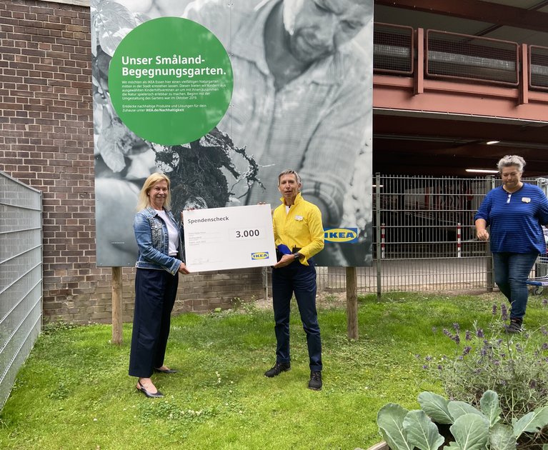 3.000 Euro spendete IKEA für den Wasserspielplatz auf dem Gelände des Franz Sales Hauses.