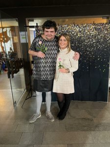 Peter ist Georgina Anstötz dankbar für das tolle Erlebnis und war gerührt, als am Ende allen Akteuren eine Rose überreicht wurde.