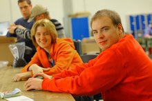 Beschäftigte in der Montage