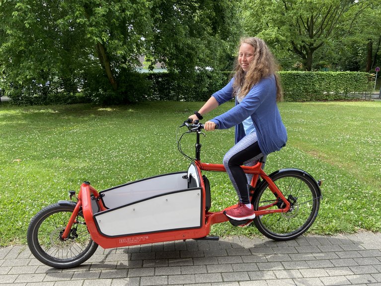 Ein Lastenrad steht für Transporte zur Verfügung.