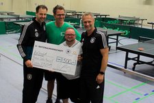 Große Freude über 500 Euro vom DFB.