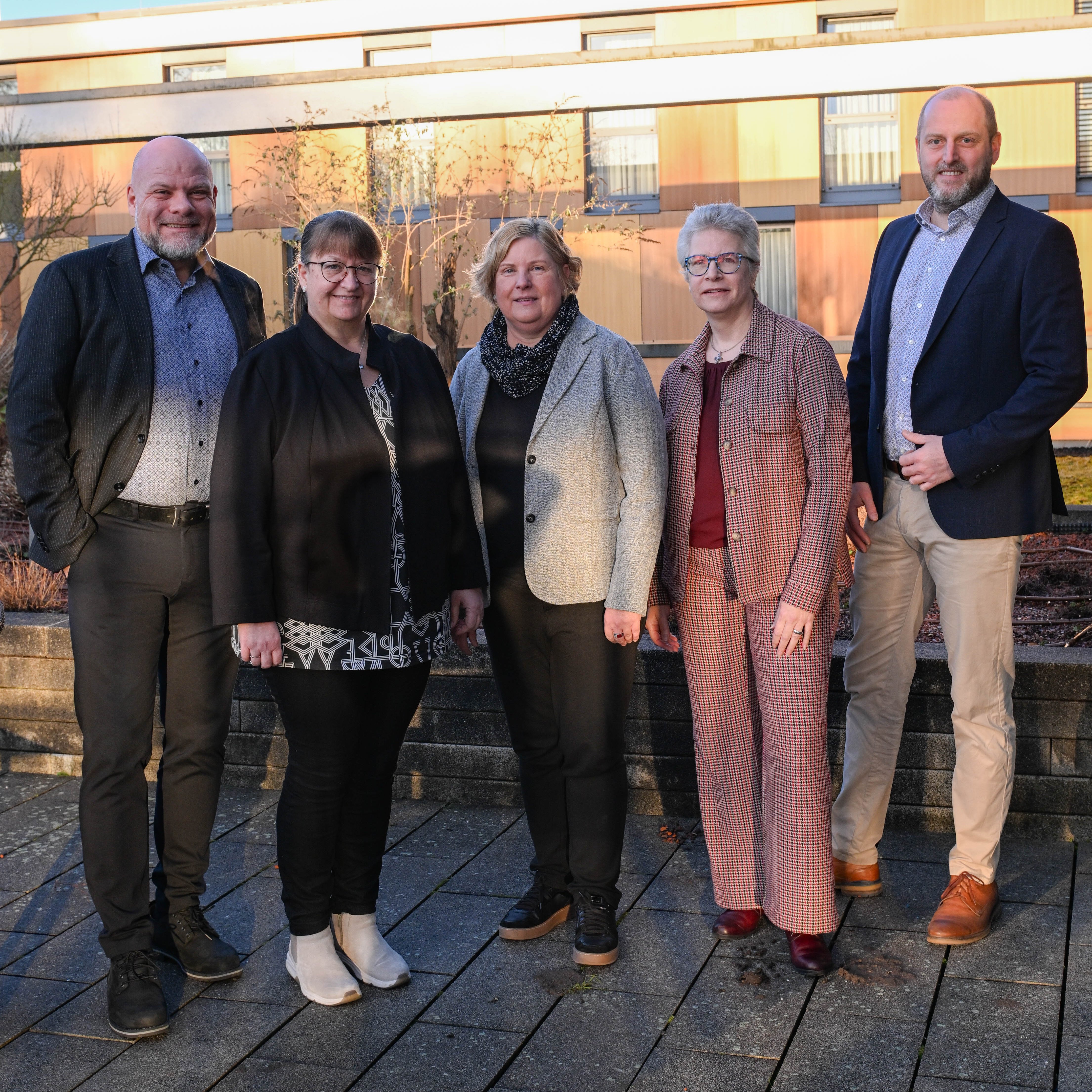 Landesbeauftragte Claudia Middendorf mit den Geschäftsführungen aus dem Franz Sales Haus