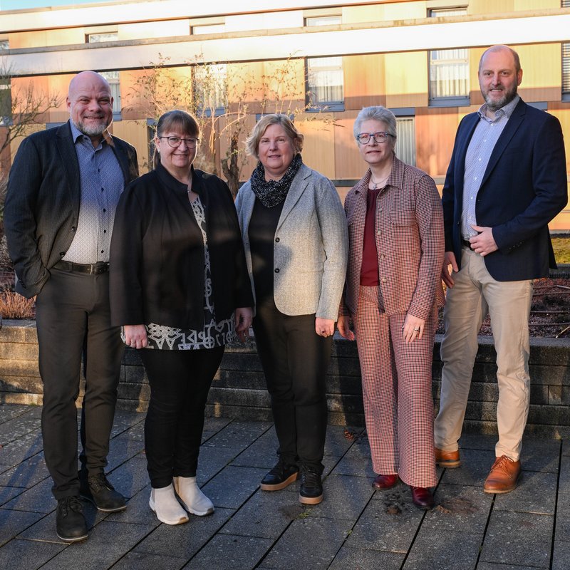 Landesbeauftragte Claudia Middendorf mit den Geschäftsführungen aus dem Franz Sales Haus
