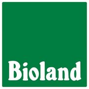Grünes Quadrat mit weißem Schriftzug "Bioland".