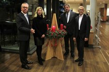 Martin van Beek, Vorstand der Kreishandwerkerschaft, Dr. Ann-Katrin Glüsing, Geschäftsführerin der Franz Sales Werkstätten GmbH, Wolfgang Dapprich, Hauptgeschäftsführer der Kreishandwerkerschaft, und Hubert Vornholt, Direktor des Franz Sales Hauses (v.l.), unterzeichneten die neue Kooperationsvereinbarung.