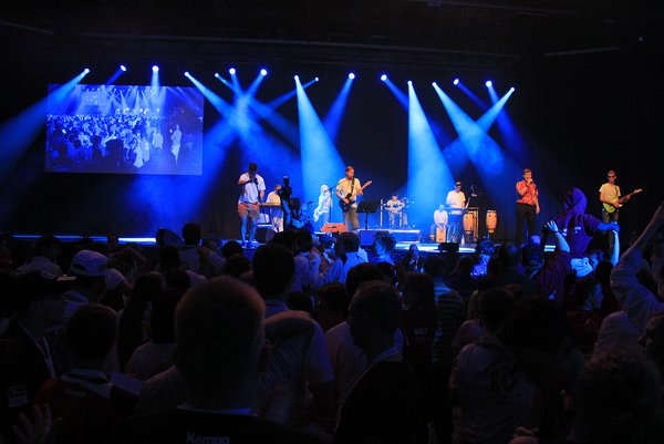 Die Mahockta-Band bei einem Bühnen-Auftritt