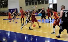 Die Essener Mannschaft Unified Baskets spielten gegen eine starke Gastmannschaft aus Spanien. Unsere Unified-Basketball-Mannschaft hatte im Turnier viele schwere Gegner. Das tolle Team konnte sich aber über Platz 3 freuen.