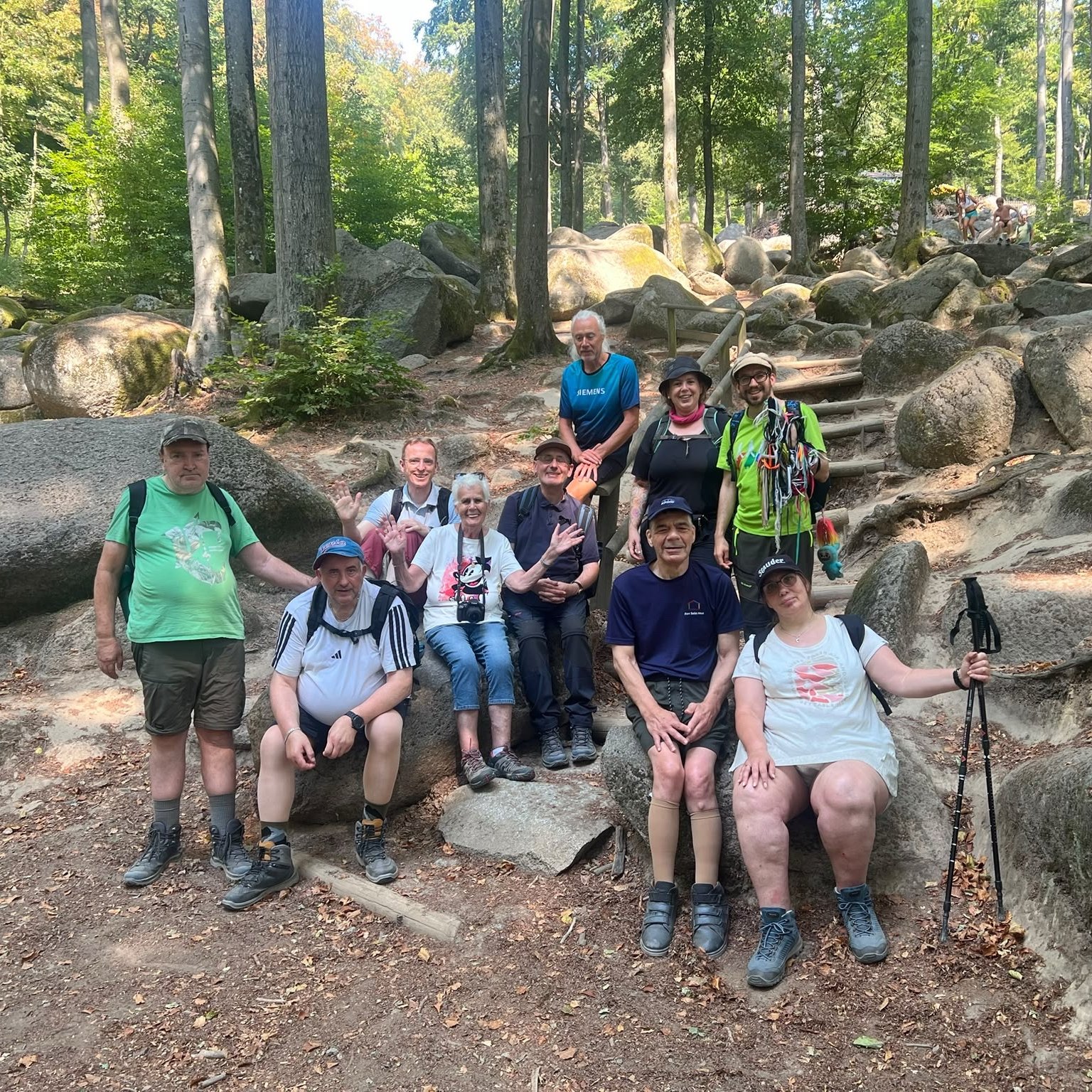 Wandergruppe im Wald